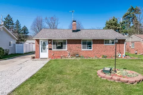 6406 Iroquois Trl, Mentor, OH 44060