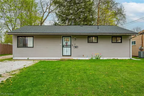 1776 Delia Ave, Akron, OH 44320
