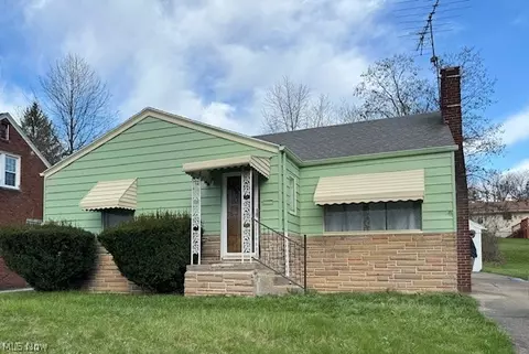 565 6th St, Campbell, OH 44405