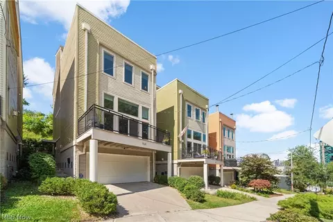 1964 Columbus Rd, Cleveland, OH 44113