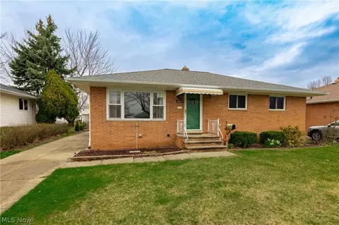30217 Arnold Rd, Willowick, OH 44095