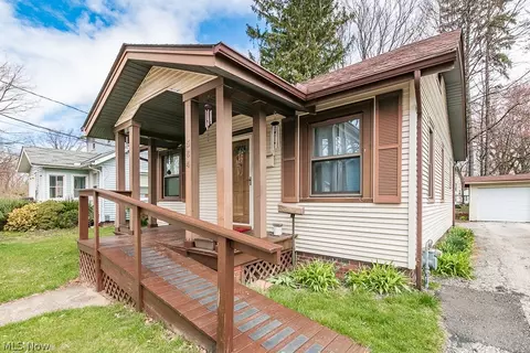 564 Nottingham Pl, Painesville, OH 44077