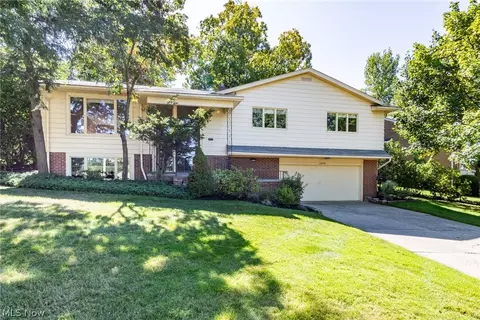 24376 Hazelmere Rd, Beachwood, OH 44122
