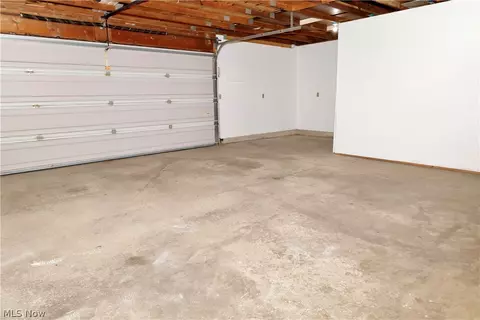 Exterior - 10140 Dewhurst Rd, Elyria, OH 44035 photo 7 of 7