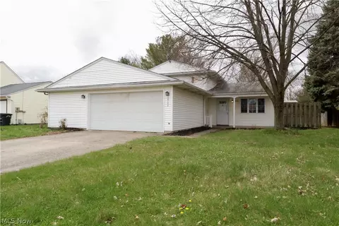 10140 Dewhurst Rd, Elyria, OH 44035