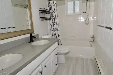Bath - 10140 Dewhurst Rd, Elyria, OH 44035 photo 2 of 2