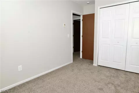 Bedroom - 10140 Dewhurst Rd, Elyria, OH 44035 photo 5 of 6