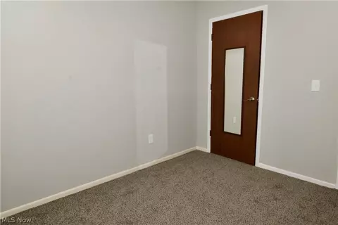 Entry Way - 10140 Dewhurst Rd, Elyria, OH 44035 photo 1 of 1
