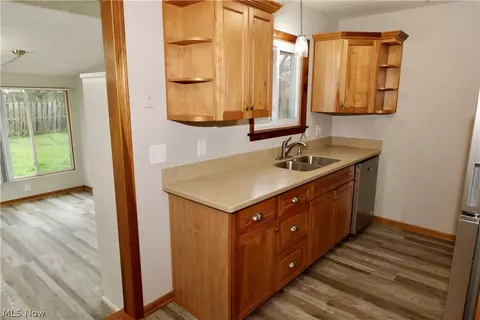 Kitchen - 10140 Dewhurst Rd, Elyria, OH 44035 photo 2 of 3