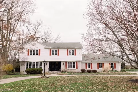 6465 Gates Mills Blvd, Mayfield Heights, OH 44124