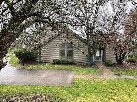 4057 Saint Andrews Ct, Canfield, OH 44406