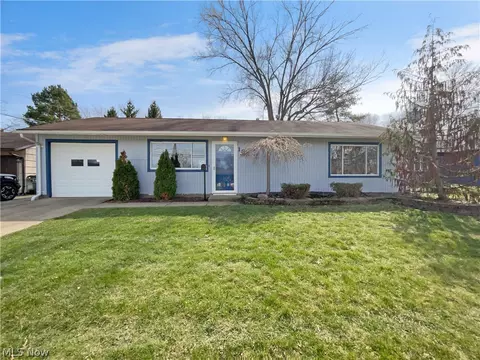 185 Jananna Dr, Berea, OH 44017