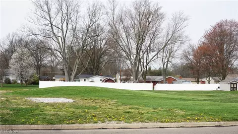 V/l 29th Street Nw, Massillon, OH 44647