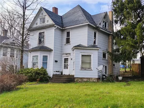 231 Park Pl, Conneaut, OH 44030