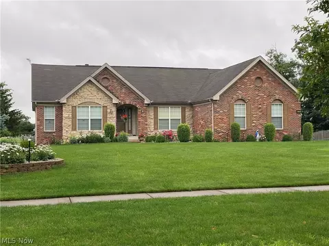 8913 Isabelle Ln, Macedonia, OH 44056