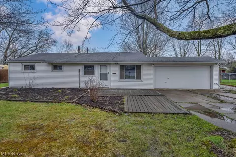 12744 Samuel Dr, Mantua, OH 44255