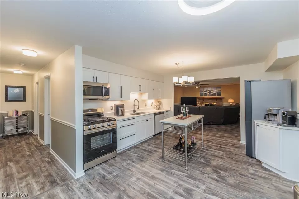 Kitchen - 6178 Carlyle Dr, Seven Hills, OH 44131 photo 1 of 4