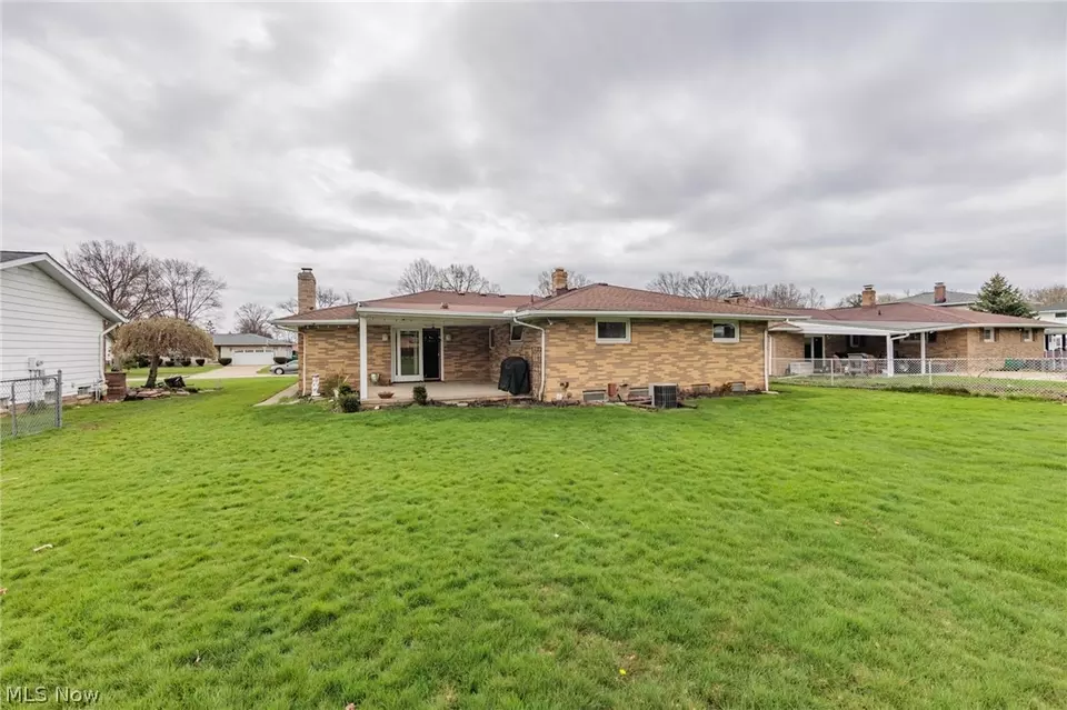 Exterior - 6178 Carlyle Dr, Seven Hills, OH 44131 photo 6 of 6