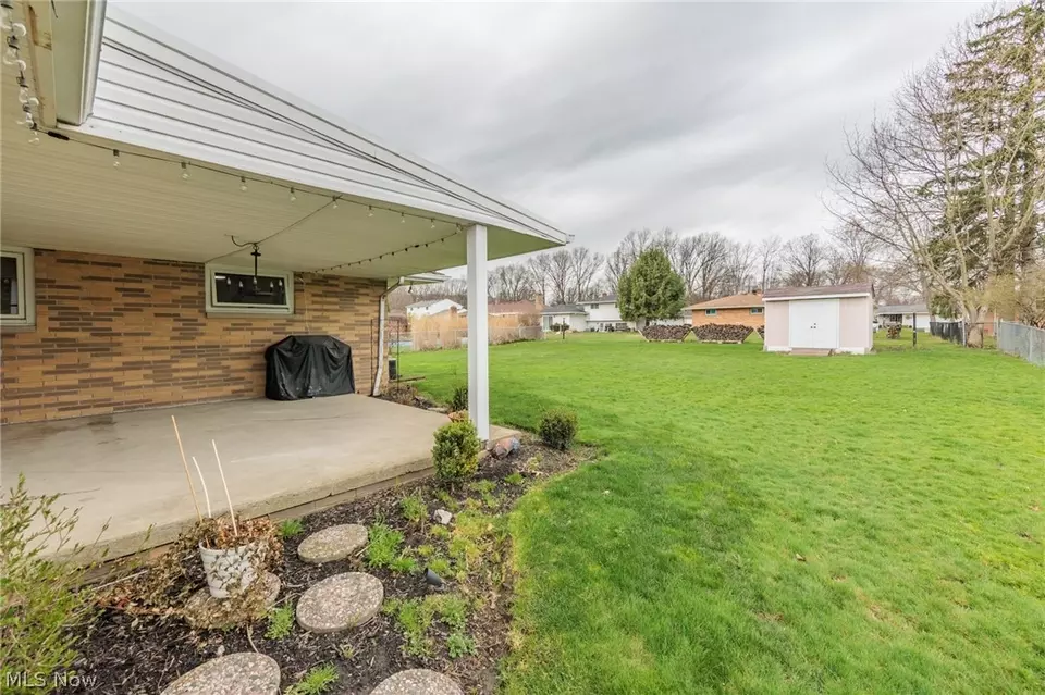 Exterior - 6178 Carlyle Dr, Seven Hills, OH 44131 photo 4 of 6