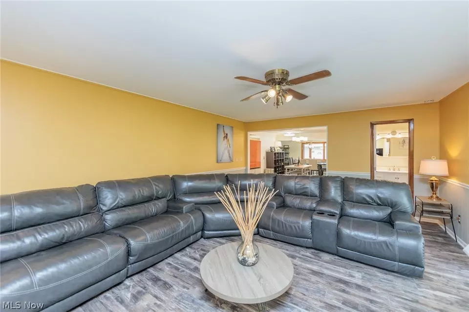 Living - 6178 Carlyle Dr, Seven Hills, OH 44131 photo 4 of 6