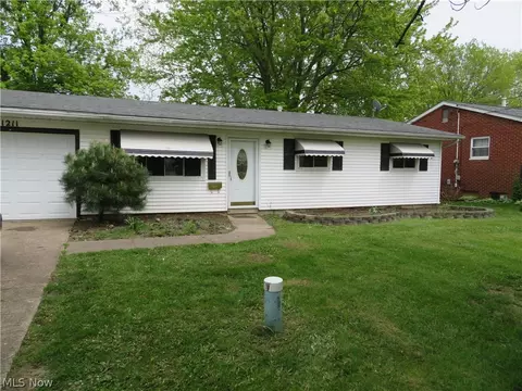 1211 New Mexico Ave, Lorain, OH 44052