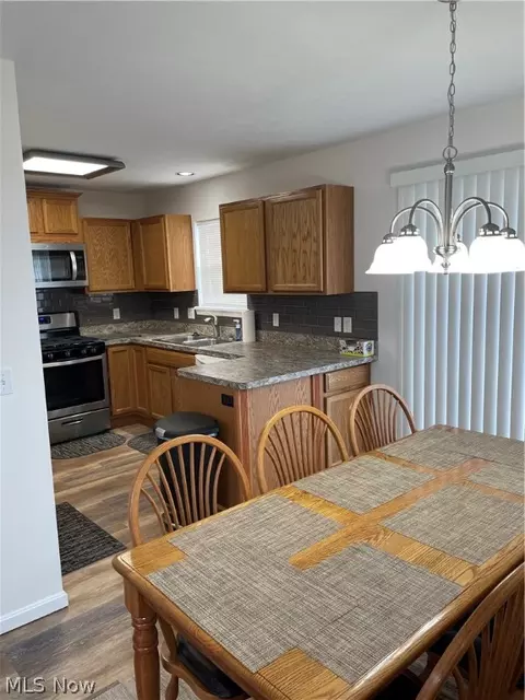 121 Euclid St, Elyria, OH 44035 photo 9