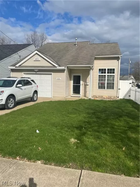 121 Euclid St, Elyria, OH 44035 photo 4