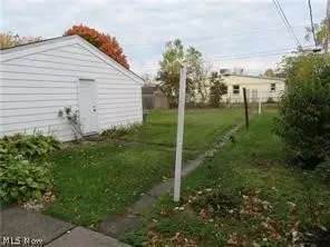 Exterior - 2435 E 29th St, Lorain, OH 44055 photo 3 of 3