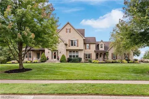 6104 Great Court Cir NW, Massillon, OH 44646