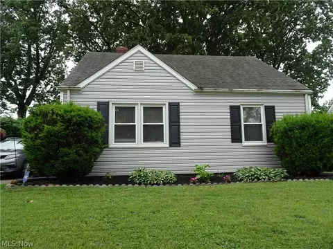 270 E Catawba Ave, Akron, OH 44301