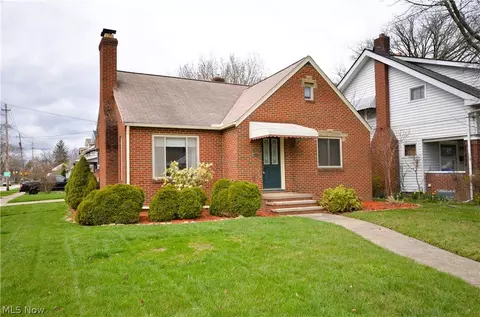 4222 W 208th St, Fairview Park, OH 44126