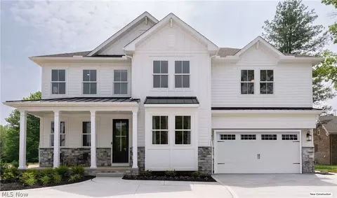 7521 Columbia Rd, Olmsted Falls, OH 44138