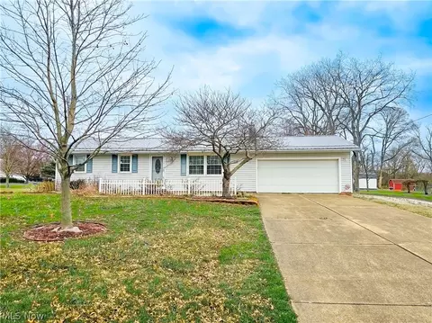 2350 Kenyon Ave NW, Massillon, OH 44647