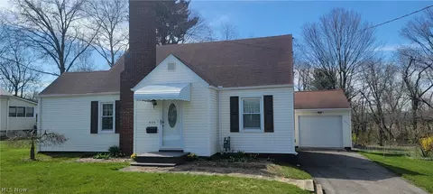435 Union St, Columbiana, OH 44408