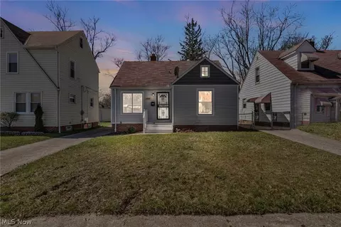 4384 Ingleside Rd, Warrensville Heights, OH 44128