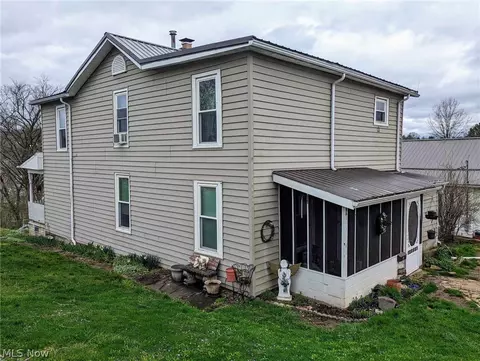 Exterior - 124 Prospect St, Spencer, WV 25276 photo 2 of 6