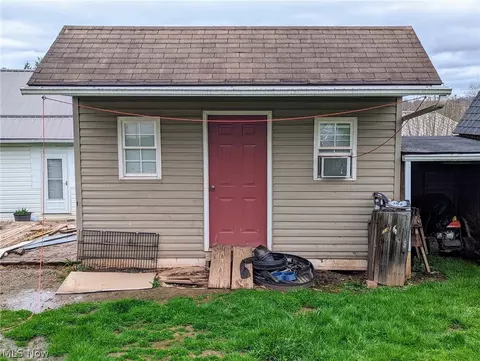 Exterior - 124 Prospect St, Spencer, WV 25276 photo 6 of 6