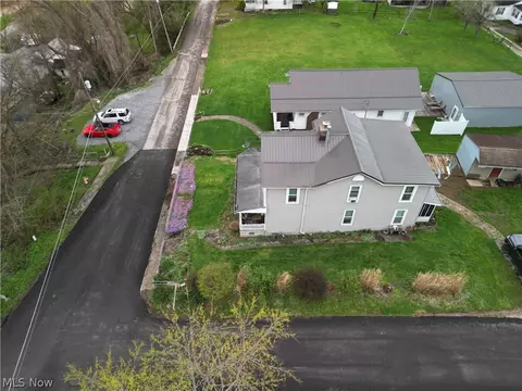 Exterior - 124 Prospect St, Spencer, WV 25276 photo 3 of 6