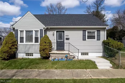 2955 Shelburn Ave, Akron, OH 44312