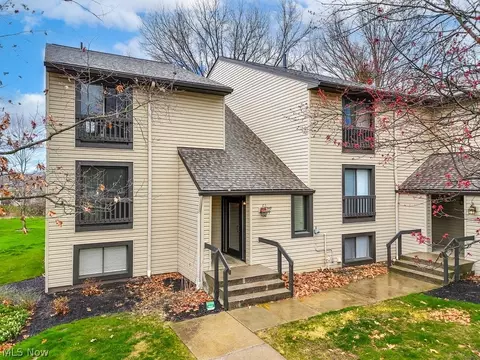 6340 Greenwood Pkwy #105, Northfield, OH 44067