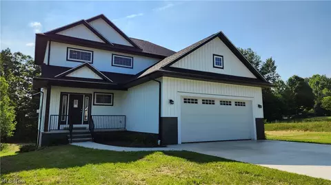 10944 Fox Den Cir, Garrettsville, OH 44231