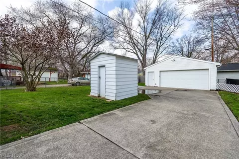 Exterior - 158 Lafayette St, Elyria, OH 44035 photo 3 of 7