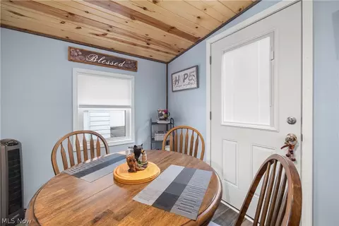 Dining - 158 Lafayette St, Elyria, OH 44035 photo 1 of 2