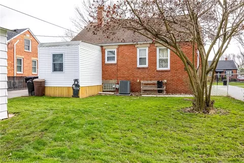 Exterior - 158 Lafayette St, Elyria, OH 44035 photo 6 of 7