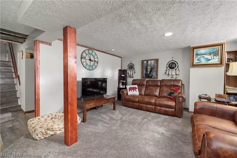 Living - 158 Lafayette St, Elyria, OH 44035 photo 2 of 3