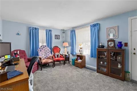 Living - 158 Lafayette St, Elyria, OH 44035 photo 1 of 3