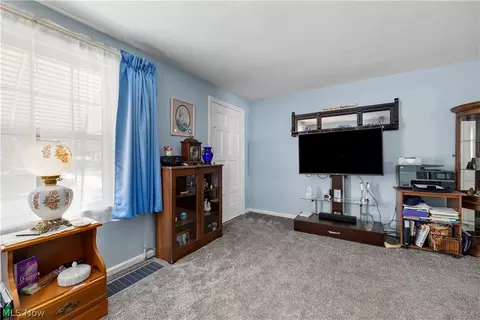 Bedroom - 158 Lafayette St, Elyria, OH 44035 photo 8 of 12