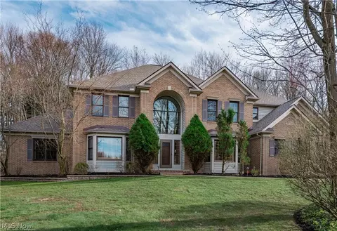 Exterior - 5581 High Point Rd, Solon, OH 44139 photo 3 of 12