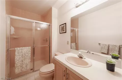 Bath - 5581 High Point Rd, Solon, OH 44139 photo 6 of 7