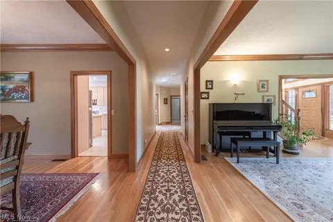Entry Way - 5581 High Point Rd, Solon, OH 44139 photo 2 of 5